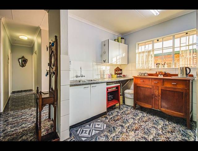3 BEDROOM APARTMENT FOR SALE IN GLEN MARAIS